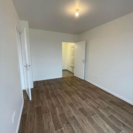 Location Appartement 2 pièces 43m² - Photo 3