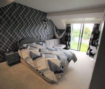 4 Bedroom Detached House, Chester - Photo 2