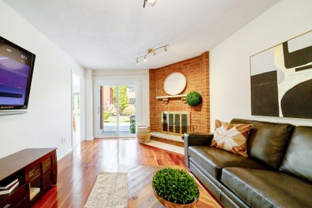 For Lease - 8 Woodlawn Road, Markham, Ontario - Photo 3