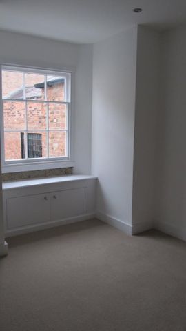 3 bedroom flat to rent - Photo 5