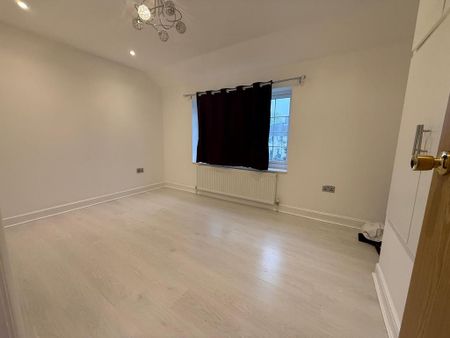 2 bedroom semi-detached house to rent - Photo 3