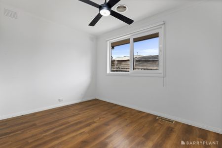 Renovated Two-Bedroom Living in a Prime Ringwood Location (Water Usage Included) - Photo 3