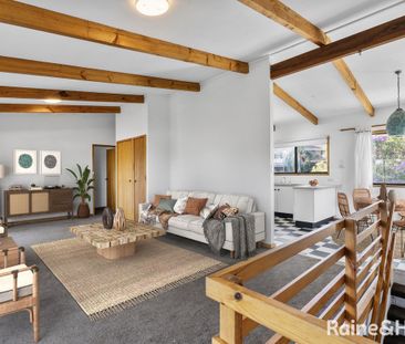 Stunning Mollymook Home Close To The Beach! - Photo 2