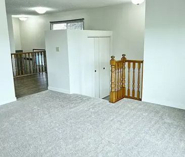 Very clean 3 bedroom home | 27 Sunmills Court Southeast, Calgary - Photo 1