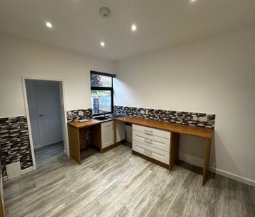 Gosling Gate Road, Rotherham, Goldthorpe - Photo 2