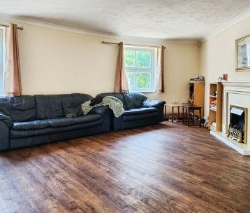 Hatchers Crescent, Colchester - Photo 3