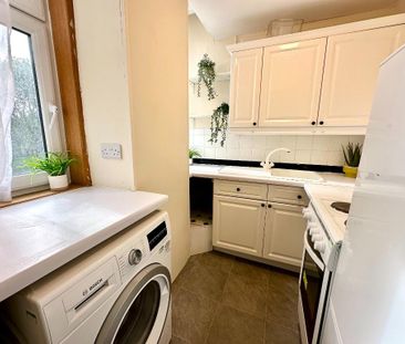 2 bedroom flat to rent - Photo 6