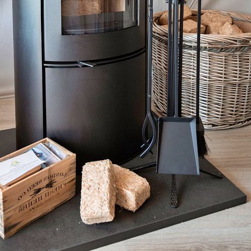 Newtyehurst Cottages - Photo 1