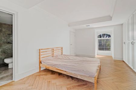 4 Bed, 3 Bath - Photo 5