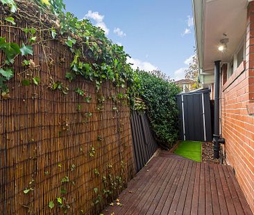 2/11 Northcote Avenue, Balwyn. - Photo 1