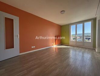 Location Appartement 4 pièces 71 m2 à Lons-le-Saunier - Photo 4