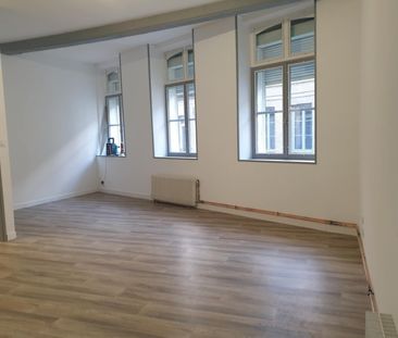 Location Appartement 4 pièces 109m² ST OMER 62500 - Photo 1