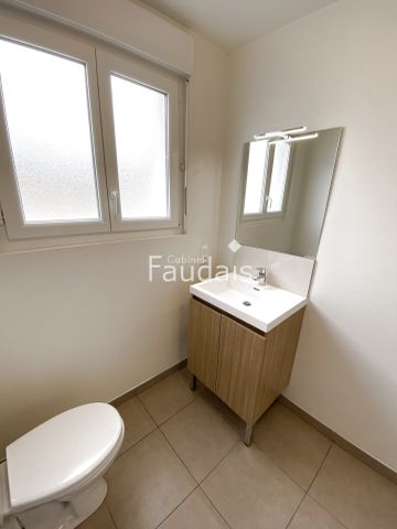 Location Appartement 3 pièces 63m² ST LO 50000 - Photo 3
