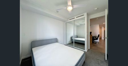 Modern Apartment Living in a Prime Indooroopilly Location - Photo 5