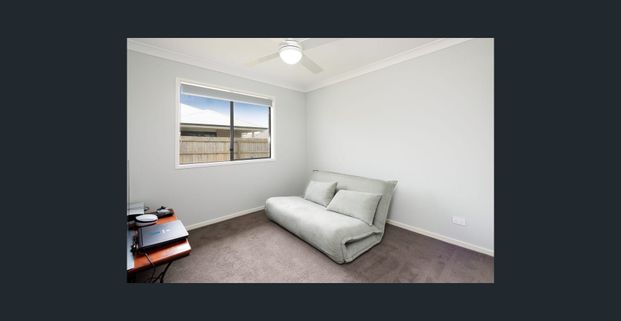 A Warm and Welcoming Family Retreat in the Camelot Estate - Photo 1