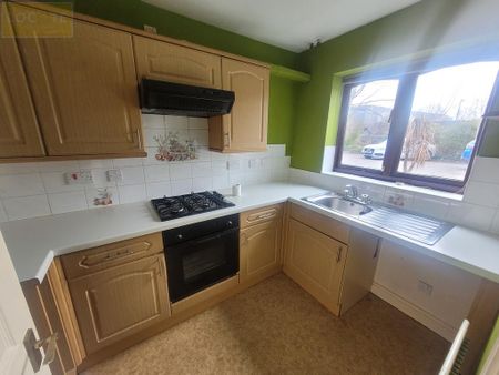 2 bedroom end of terrace house to rent - Photo 5