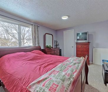 For Lease - 57 Royal Salisbury Way, Brampton, Ontario - Photo 4