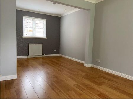 3 bedroom flat to rent - Photo 2