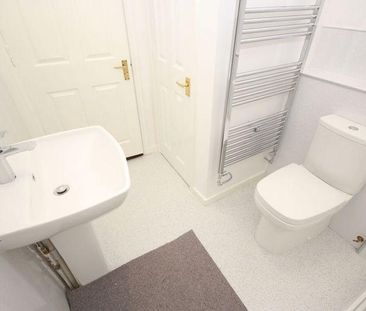 2 bedroom ground floor maisonette to rent - Photo 5