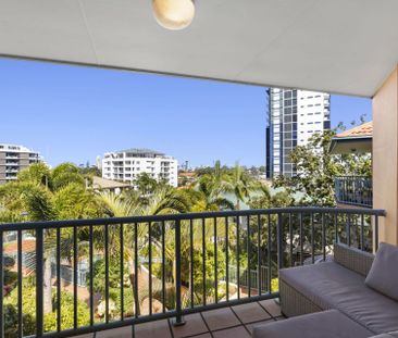Stylish Fully-Furnished Apartment in Prime Southport Location! - Photo 3