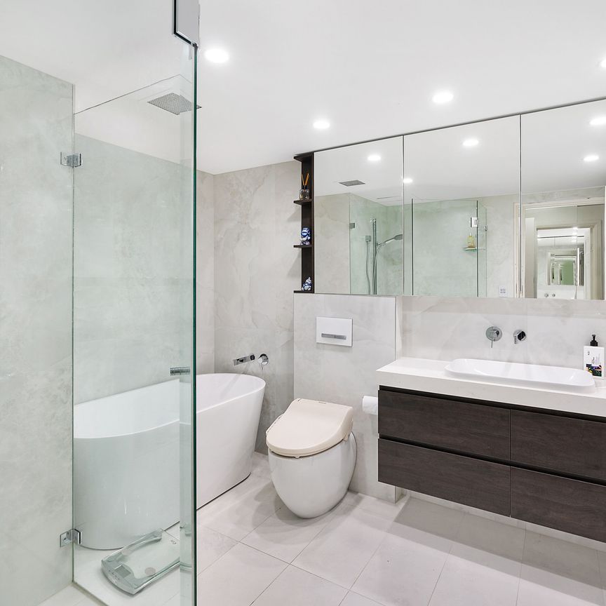 Light-Filled Coastal Sanctuary Moments from Bondi Beach - Photo 1