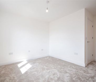 Well presented 2 bedroom semi-detached house in the popular village... - Photo 3