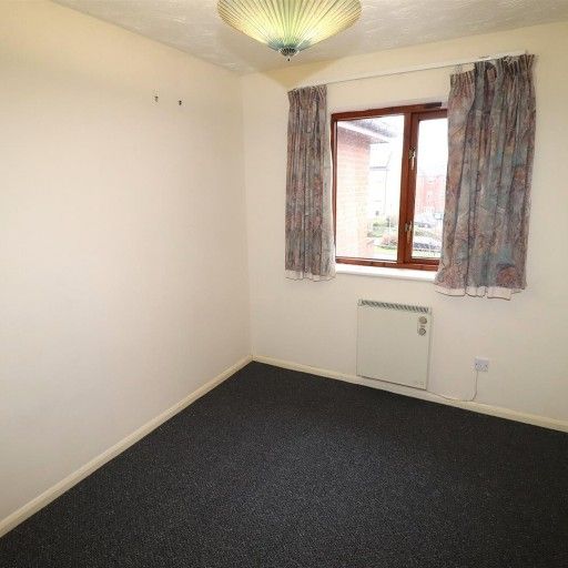 2 BED Apartment To rent - Photo 1