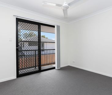 Stunning Three Bedroom Townhome - $600 per week to increase to $630... - Photo 3