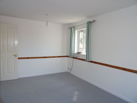 Lovely Two Bedroom Flat for Rent in Grays RM16, Close to Lakeside and Grays Town centre - Photo 5