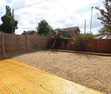 2 bedroom end of terrace house to rent - Photo 5