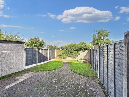 3 bedroom terraced house to rent - Photo 2