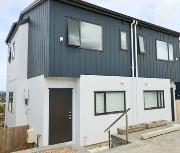 Modern 3-Bedroom Townhouse in Papakura - Photo 5