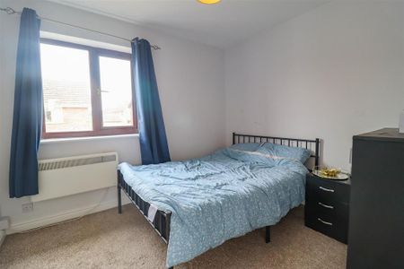 2 bedroom semi-detached house to rent - Photo 5