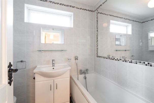 LLewellyn Close, Rathfarnham, Dublin 16 - Photo 1