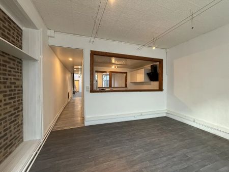 Location Appartement 5 pièces 130 m2 à Saint-Quentin - Photo 5