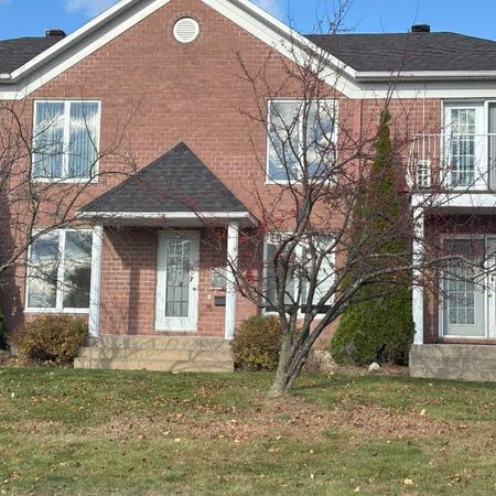 Magnifique Jumelé / très grand loyer 8 et demi (RDC + SS) - Photo 4