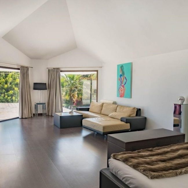 Villa Ribalta, Luxury Beachfront Villa to Rent in El Rosario, Marbella - Photo 1