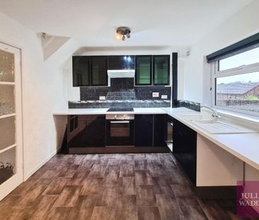 3 bedroom terraced house to rent - Photo 5