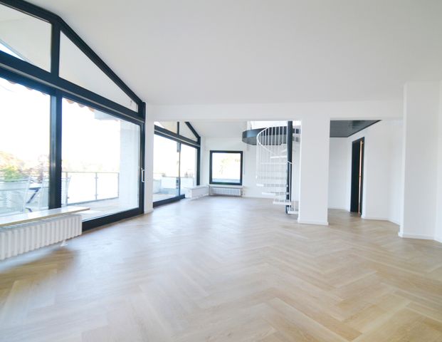 *Königswinter-Dollendorf: Frisch modernisierter Wohntraum mit Panoramarheinblick!* - Photo 1