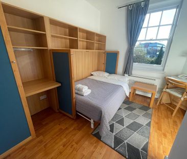 Flat 417 Fulham Palace Road, Fulham W6 9HH - Photo 2