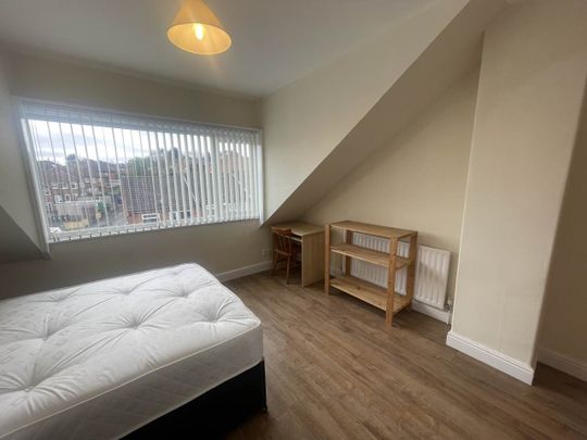 Low Lane (Room 3), Horsforth, Leeds - Photo 1