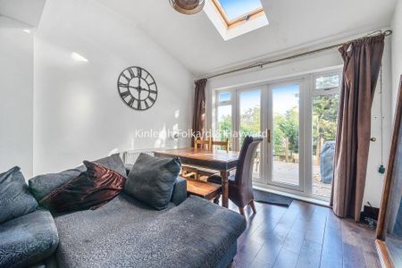 4 bedroom semi-detached house to rent - Photo 3