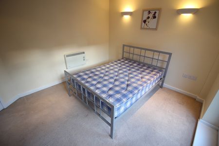 1 Bed Flat, Wilson Place, M3 - Photo 2