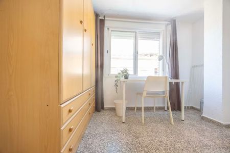 Calle Reig Genovés, Valencia, Valencian Community 46019 - Photo 2