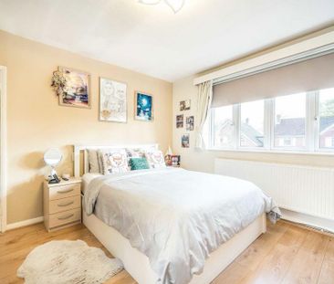 4 bedroom detached house to rent - Photo 4