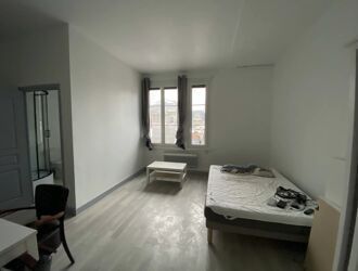 Location Studio 1 pièces 19 m2 à Saint-Quentin - Photo 2