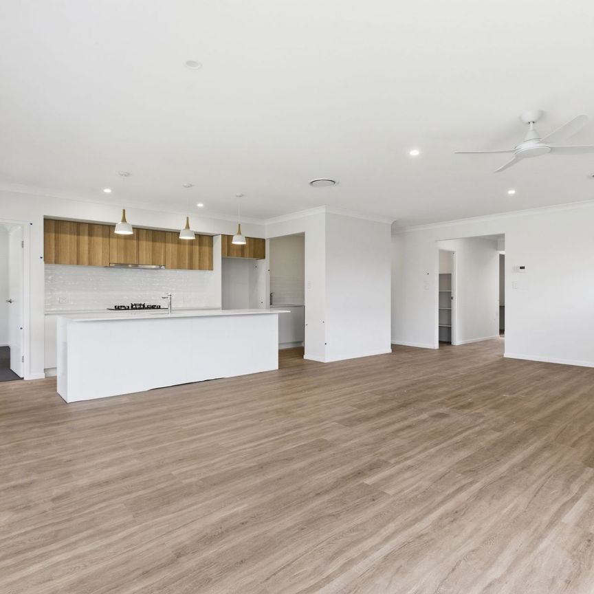 Stylish, Spacious & Brand New – Family Living at Its Finest in Yarrabilba! - Photo 1