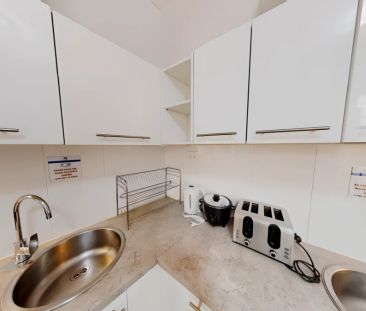 5 bed 5 bath - Photo 3