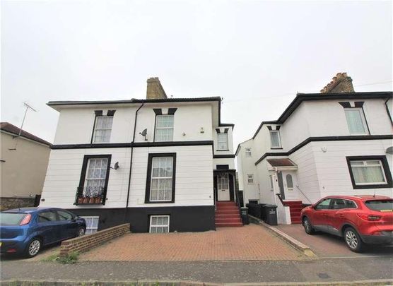 Cambrian Grove, Gravesend, Kent, DA11 - Photo 1