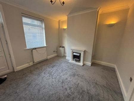 2 bedroom terraced house to rent - Photo 2